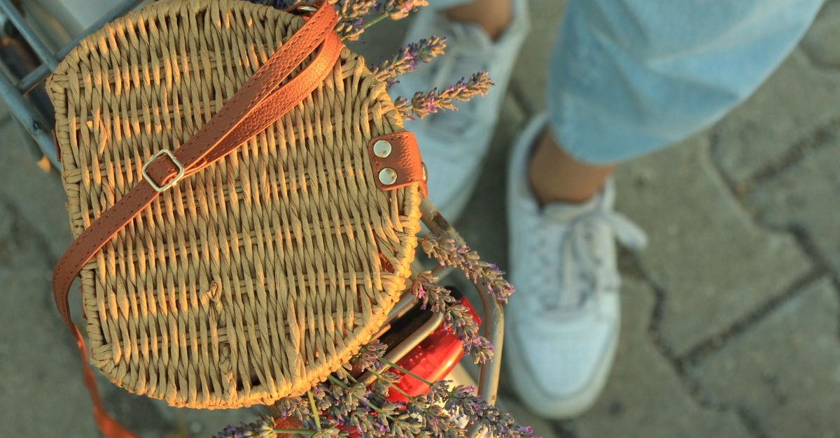 Eko od rana do wieczora: przewodnik po tkaninach, które odmienią Twoją codzienną garderobę